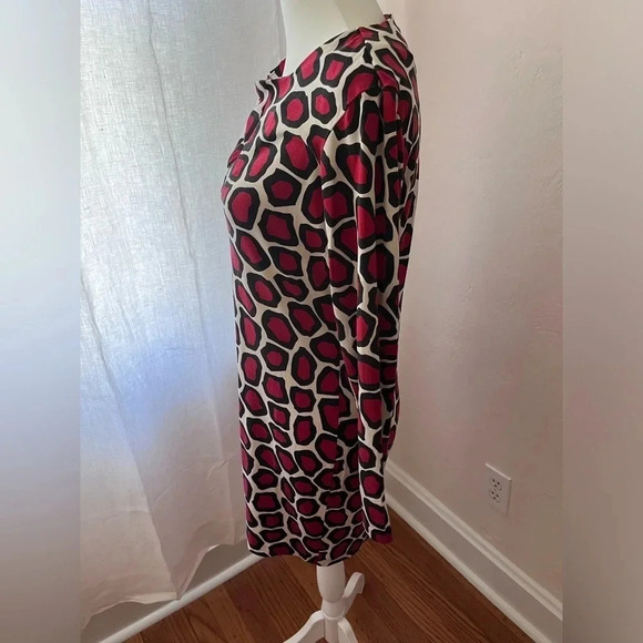 Diane Von Furstenberg Red White and Black Pattern Shift Dress Women Size 2 - Picture 3 of 7